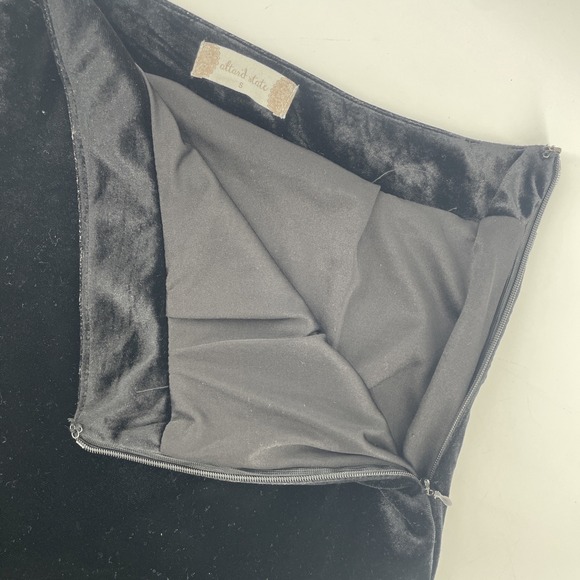 Altar'd State Skirt Womens Small Black Velvet Scalloped Hem Mini Cocktail - Picture 6 of 8